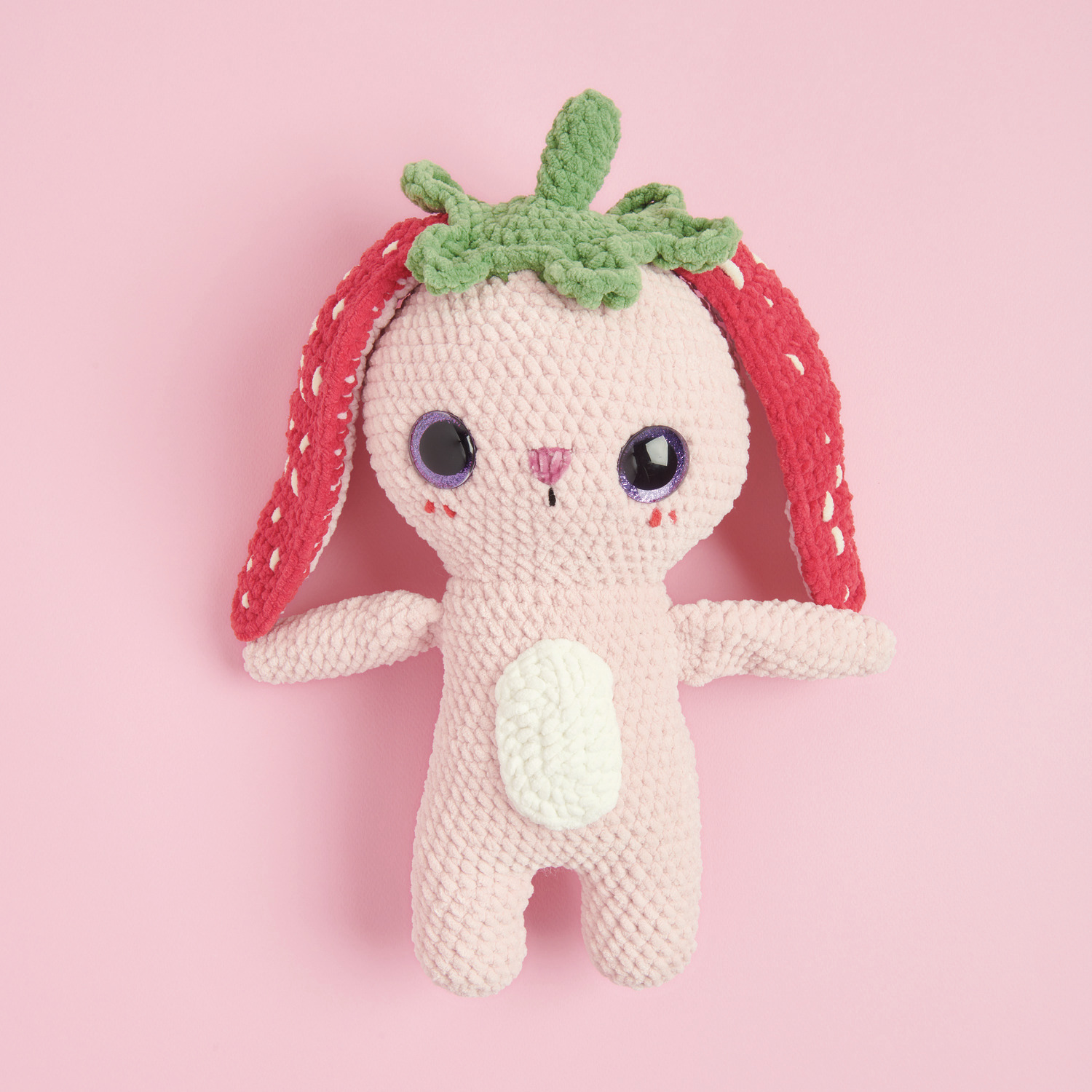 Häkelset Strawberry Bunny Modell 03 aus Chenillove Big Cuties